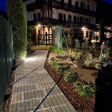 Dimora Fiorita Senior My Holiday Home Varallo Bagian luar foto